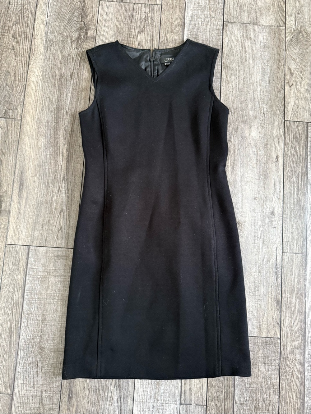BCBGMaxAzria Black V-Neck Midi Sheath Dress